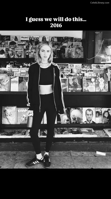 Emily Wickersham photo 13 of 200