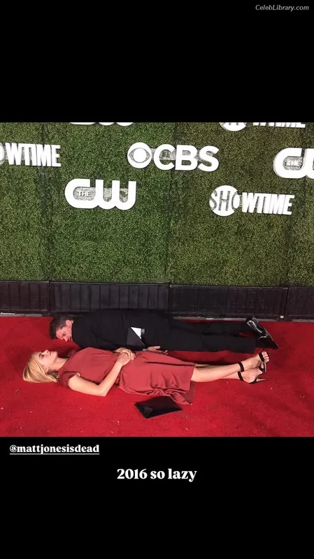 Emily Wickersham photo 14 of 200