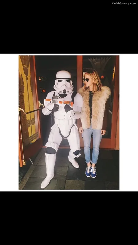 Emily Wickersham photo 16 of 200