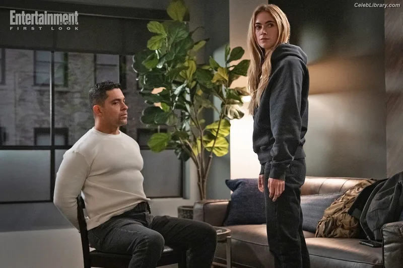 Emily Wickersham photo 14 of 200