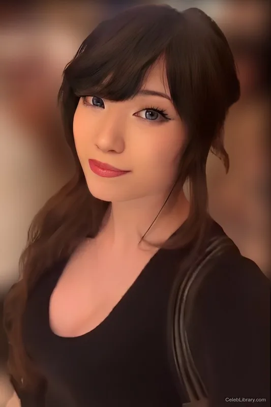 Emiru photo 10 of 4918