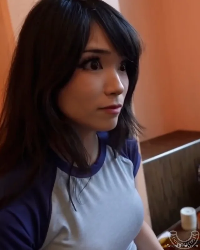 Emiru photo 8 of 4918