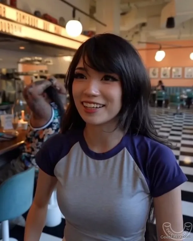 Emiru photo 10 of 4918