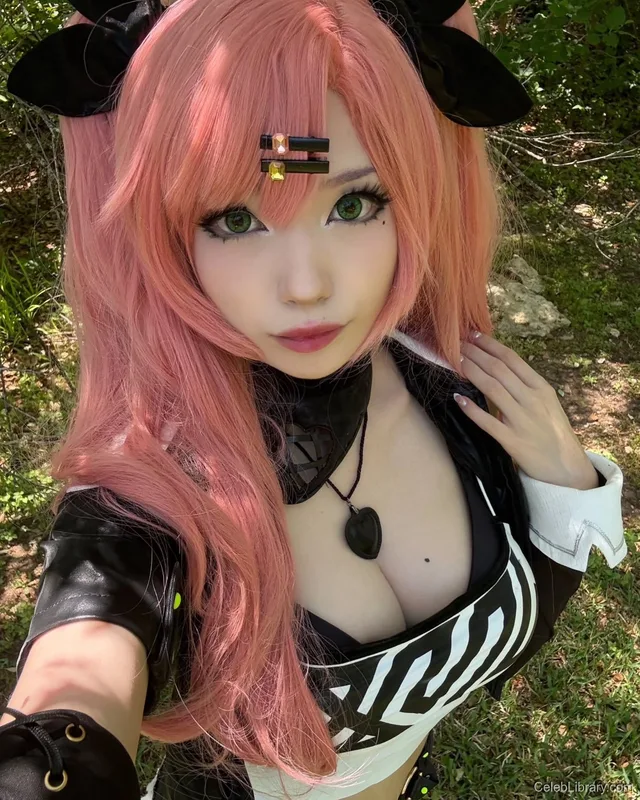 Emiru photo 14 of 4918