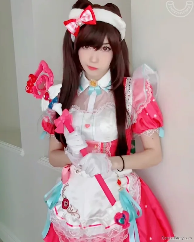 Emiru photo 12 of 4918