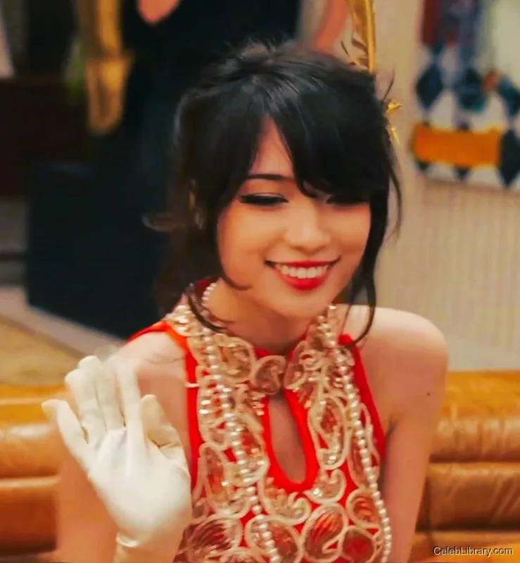 Emiru photo 4 of 4918