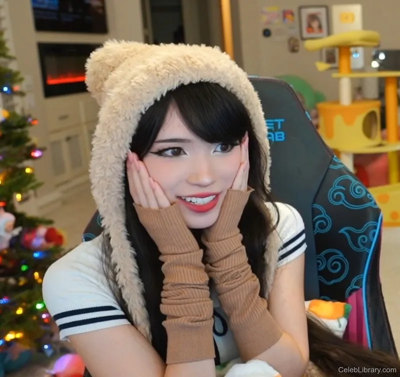 Emiru photo 24 of 4918