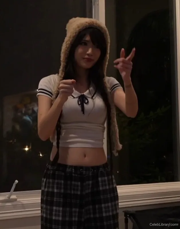 Emiru photo 21 of 4918