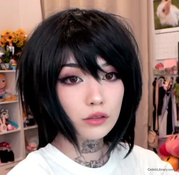 Emiru photo 15 of 4918