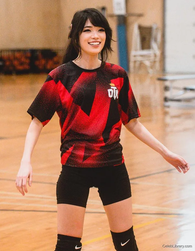 Emiru photo 15 of 4918