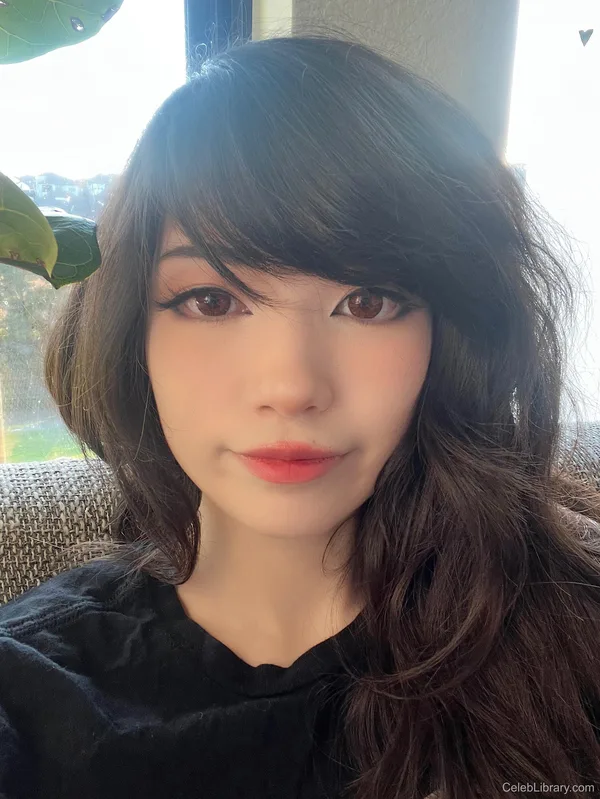 Emiru photo 23 of 4918