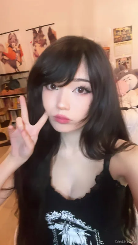 Emiru photo 18 of 4918