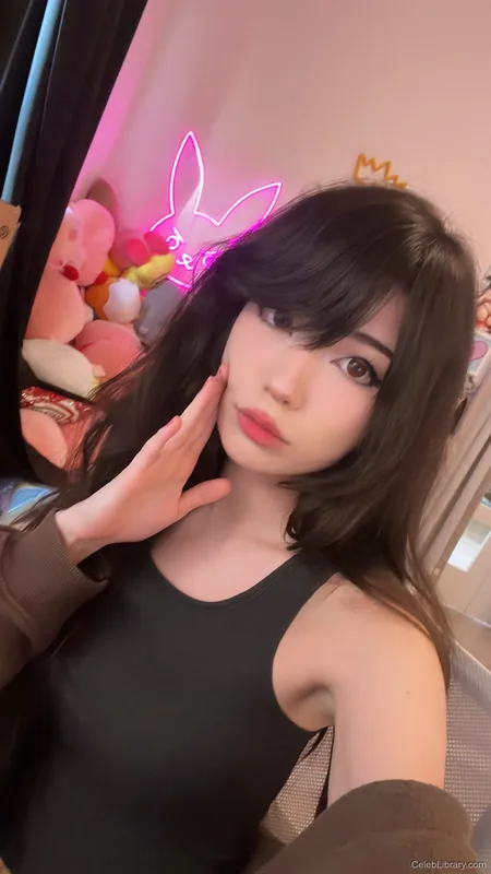 Emiru photo 22 of 4918