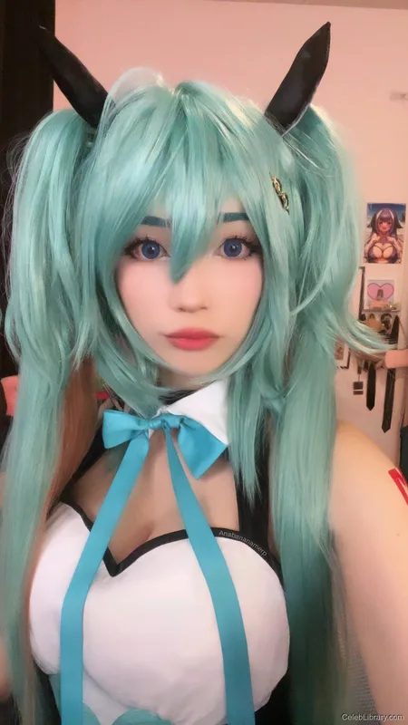Emiru photo 9 of 4918