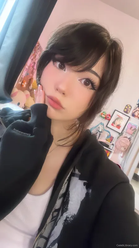 Emiru photo 7 of 4918