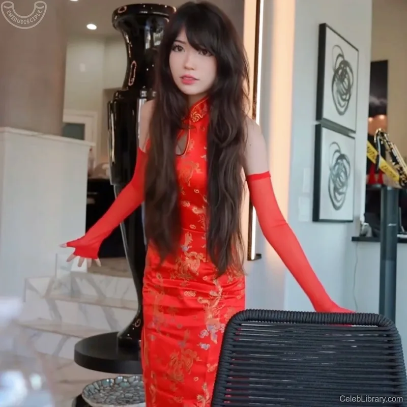 Emiru photo 5 of 4918