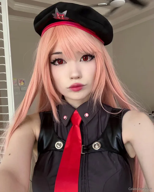 Emiru photo 1 of 4918