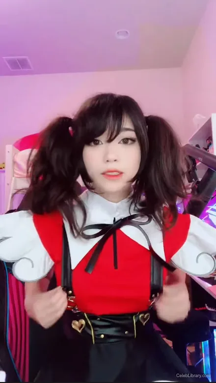 Emiru photo 1 of 4918