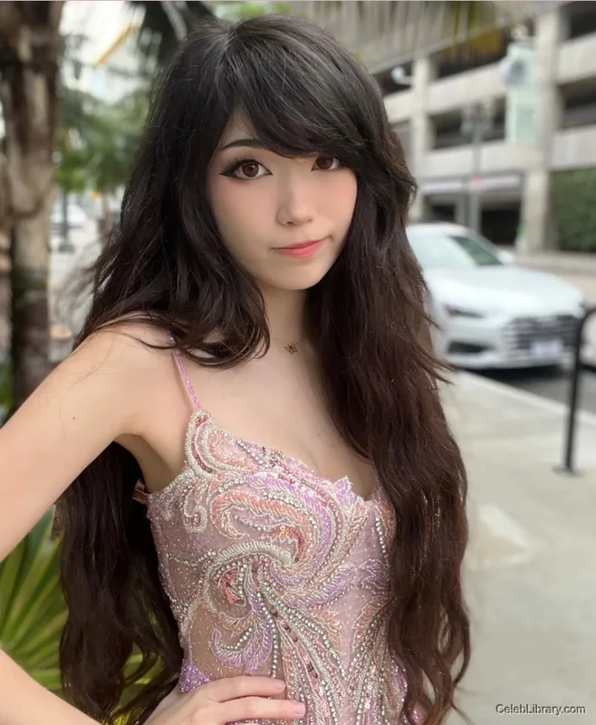 Emiru photo 9 of 4918