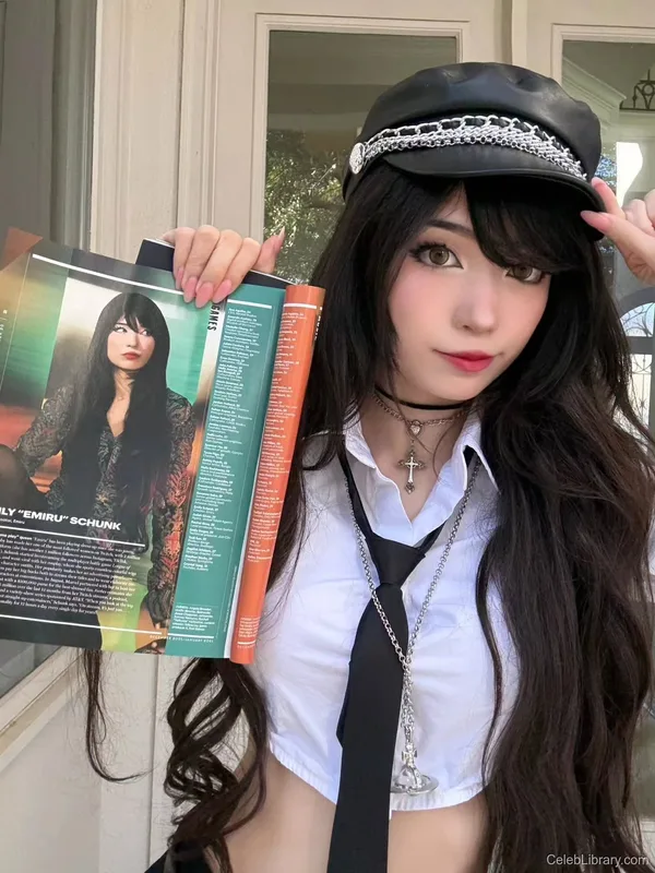Emiru photo 23 of 4918