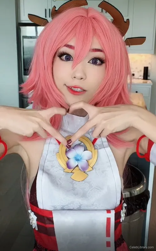Emiru photo 3 of 4918