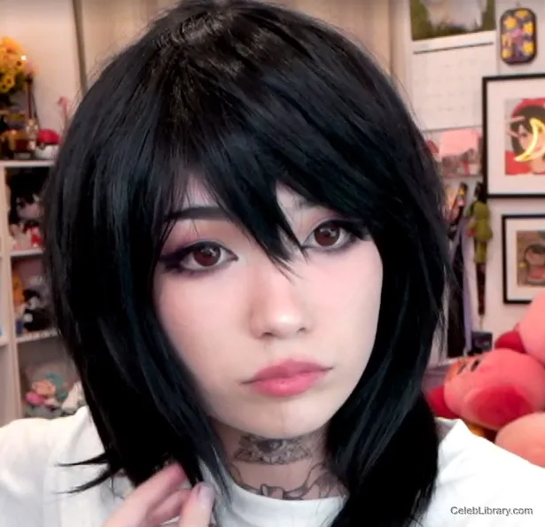 Emiru photo 11 of 4918