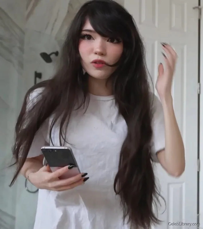 Emiru photo 24 of 4918
