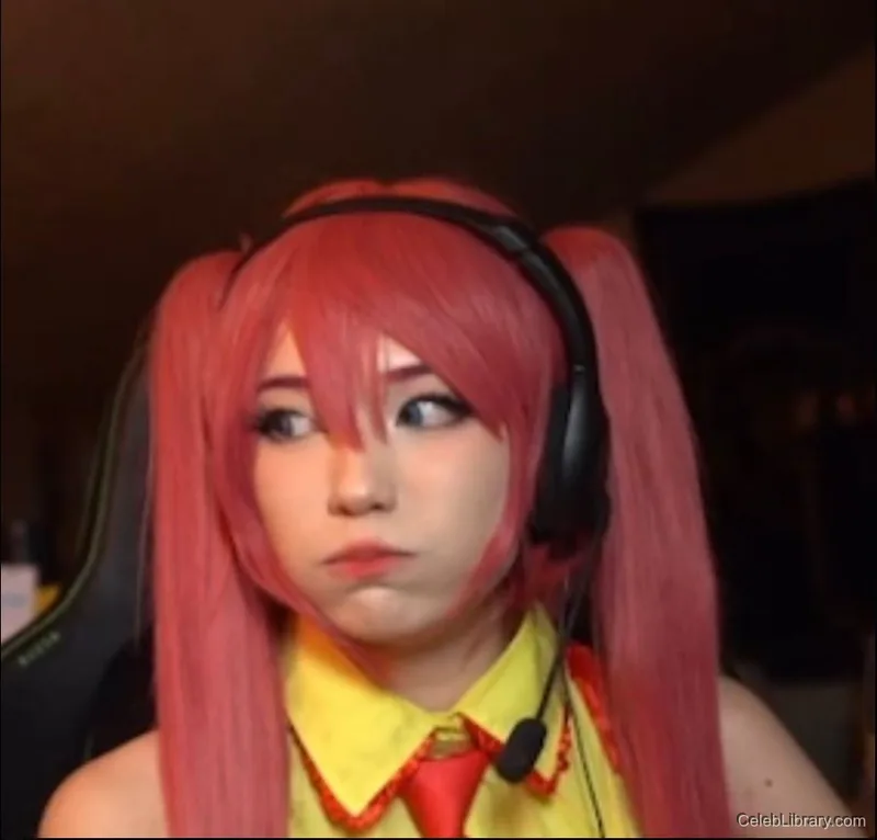 Emiru photo 24 of 4918