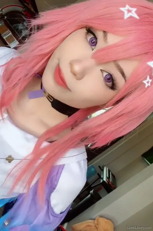 Emiru photo 11 of 4918