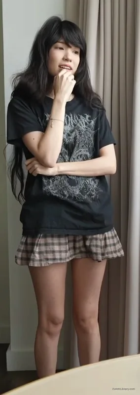 Emiru photo 4 of 4918