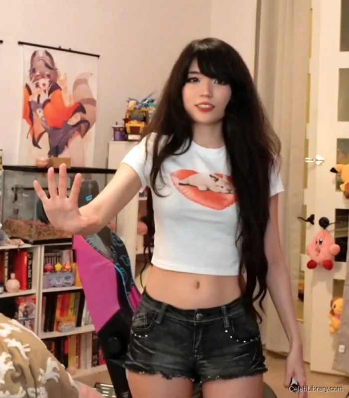 Emiru photo 10 of 4918