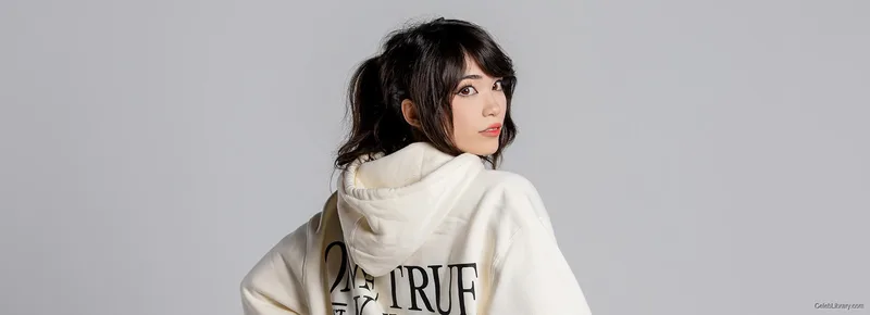 Emiru photo 3 of 4918