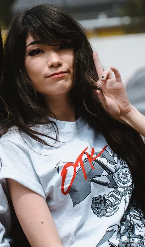 Emiru photo 11 of 4918