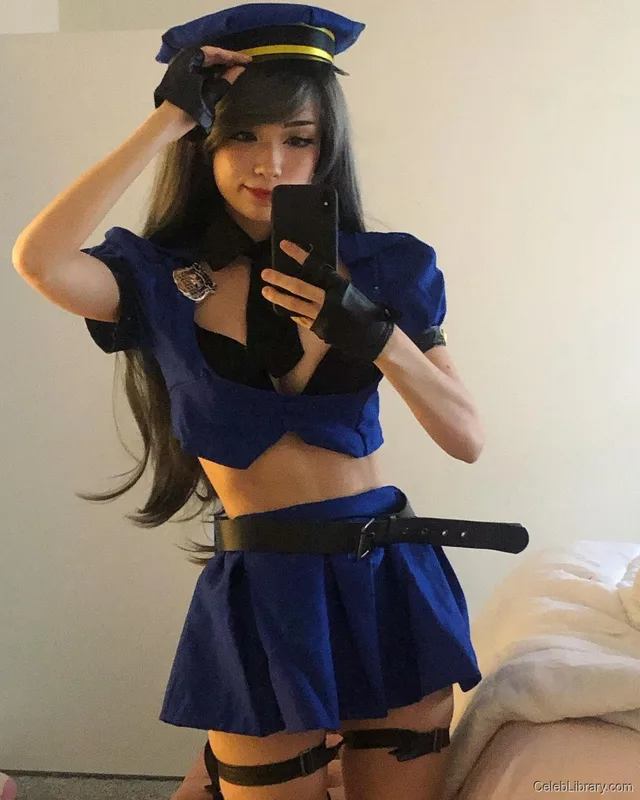 Emiru photo 4 of 4918