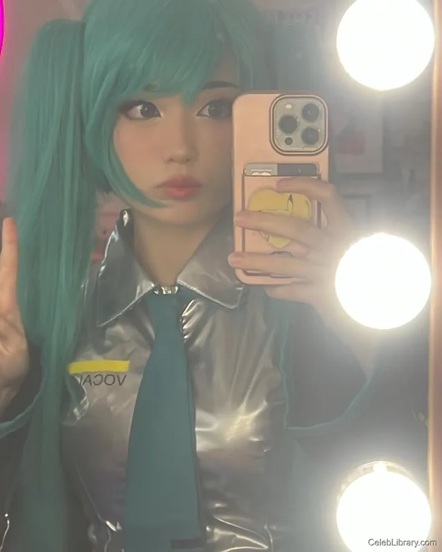 Emiru photo 18 of 4918