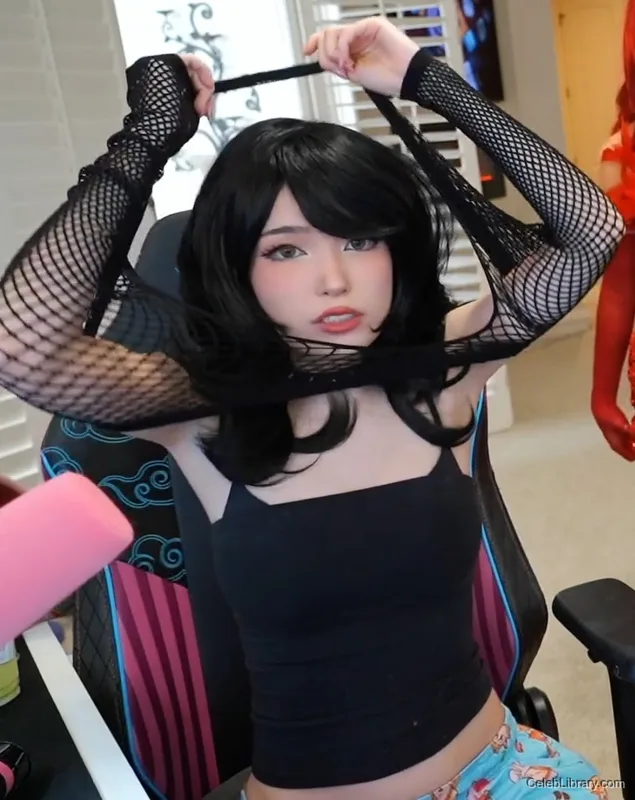Emiru photo 1 of 4918