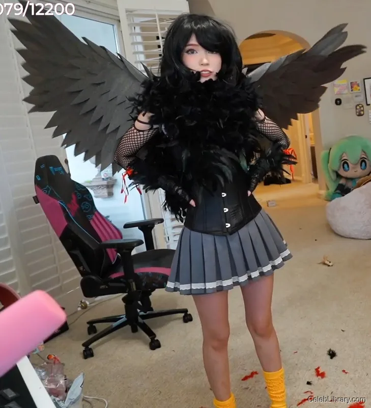 Emiru photo 23 of 4918