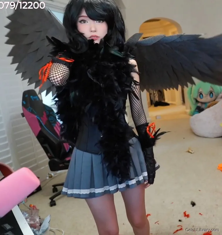 Emiru photo 1 of 4918