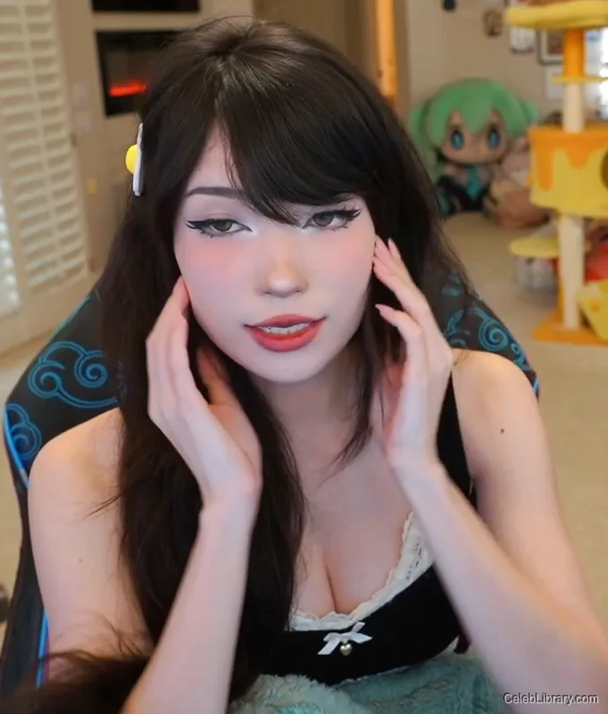 Emiru photo 15 of 4918