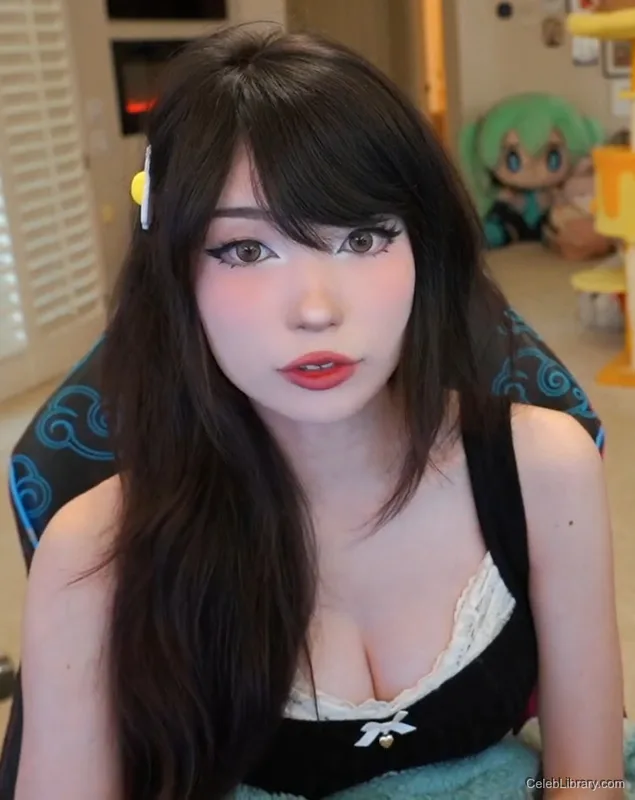 Emiru photo 16 of 4918