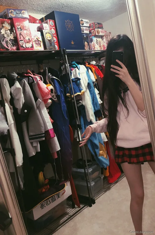 Emiru photo 16 of 4918