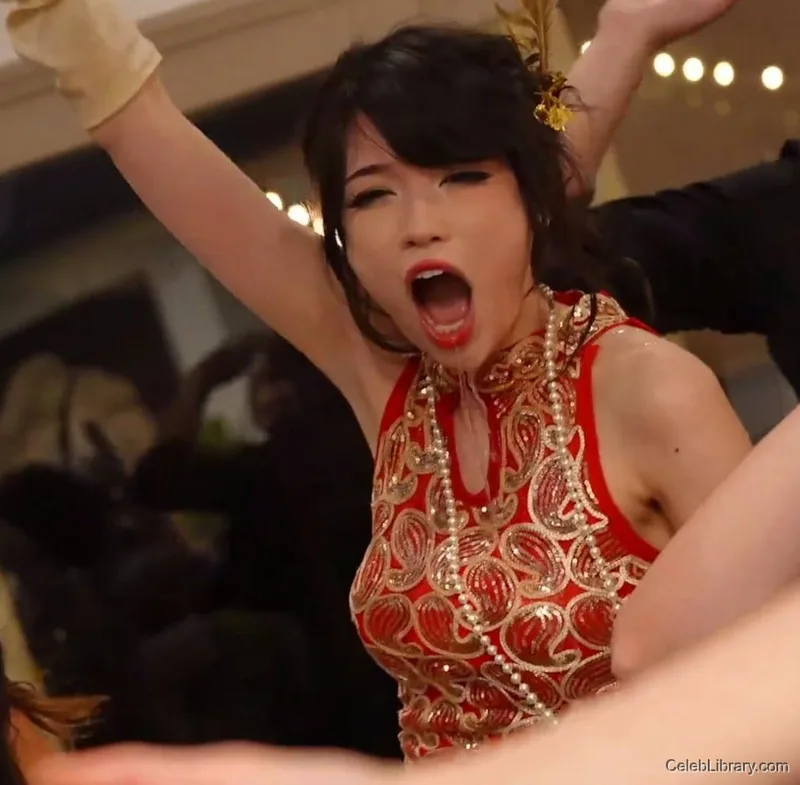 Emiru photo 7 of 4918