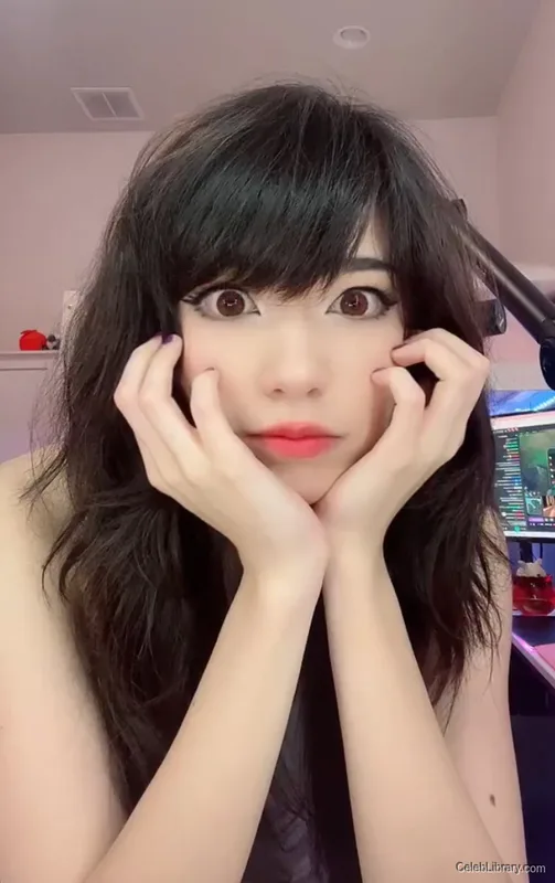 Emiru photo 2 of 4918