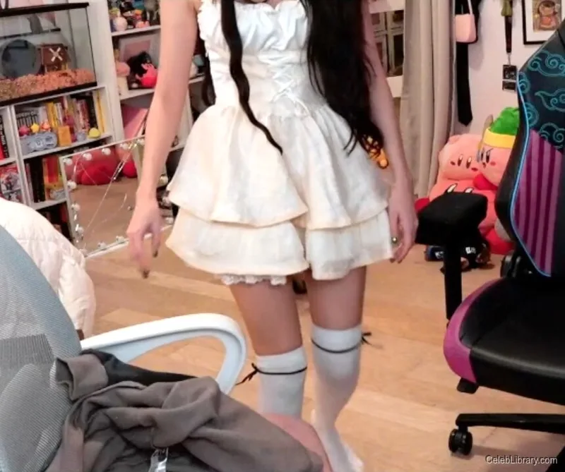 Emiru photo 24 of 4918
