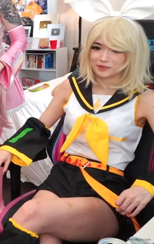 Emiru photo 10 of 4918