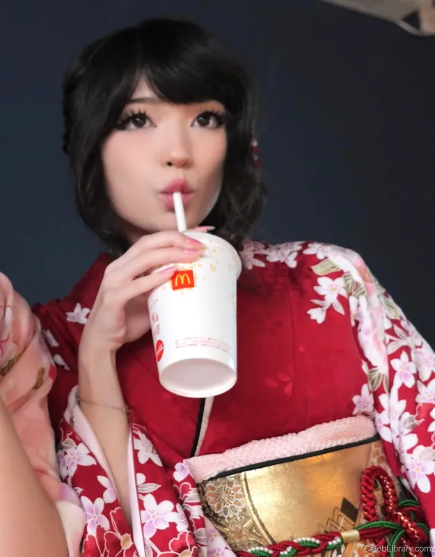 Emiru photo 1 of 4918