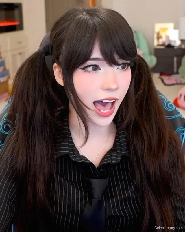 Emiru photo 13 of 4918