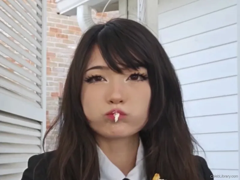 Emiru photo 1 of 4918