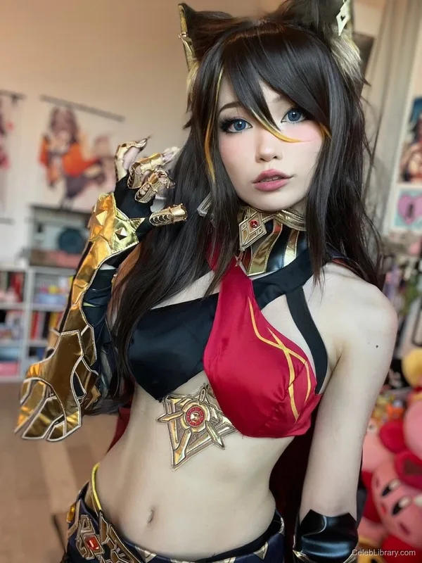 Emiru photo 4 of 4918