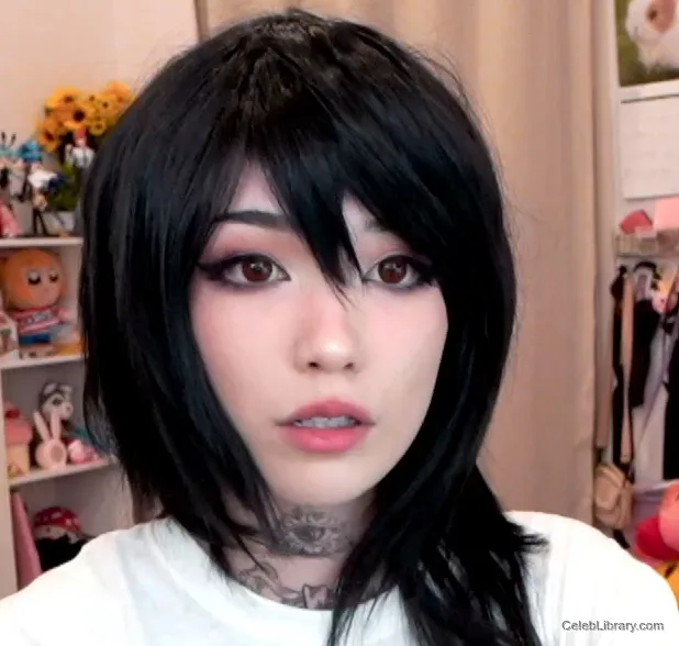 Emiru photo 9 of 4918